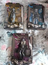 A set of 3 monster high