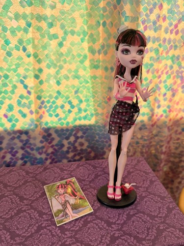 Monster high draculaura doll - high,