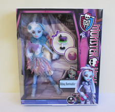 Monster High Ghouls Rule Abbey