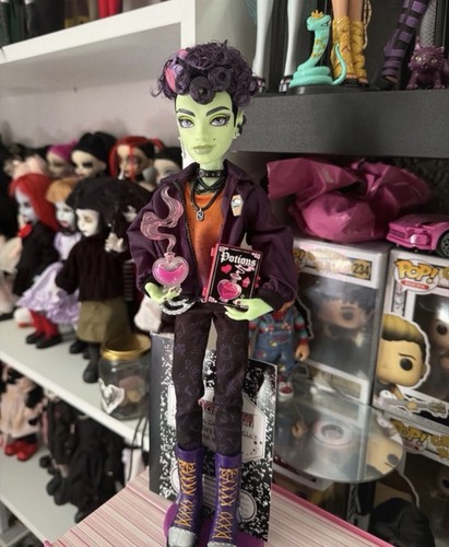 Monster high spelldon doll - high,