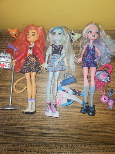 Monster high dolls - high,
