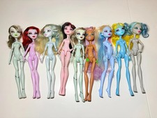 46. 2. Monster High Doll